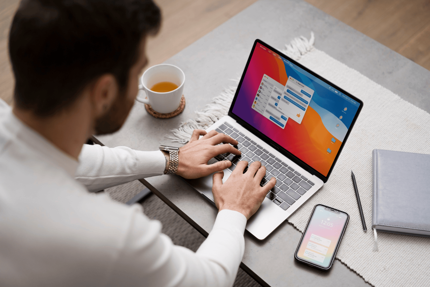 man-taking-e-leraning-courses_FxVpN4sY8DXvdZ6YW5ZB